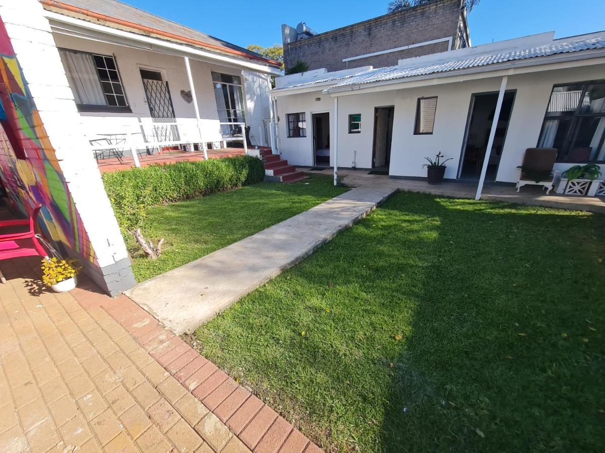 Melville House Hostel